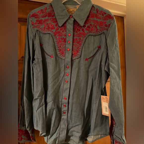 Scully Beautiful ladies embroidered cowgirl shirt size M